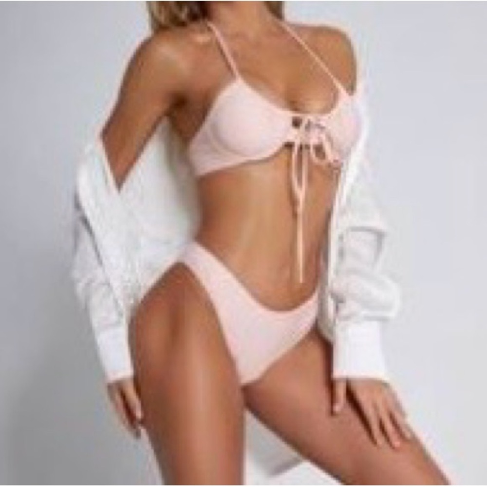 Underwire front bikini swimsuit